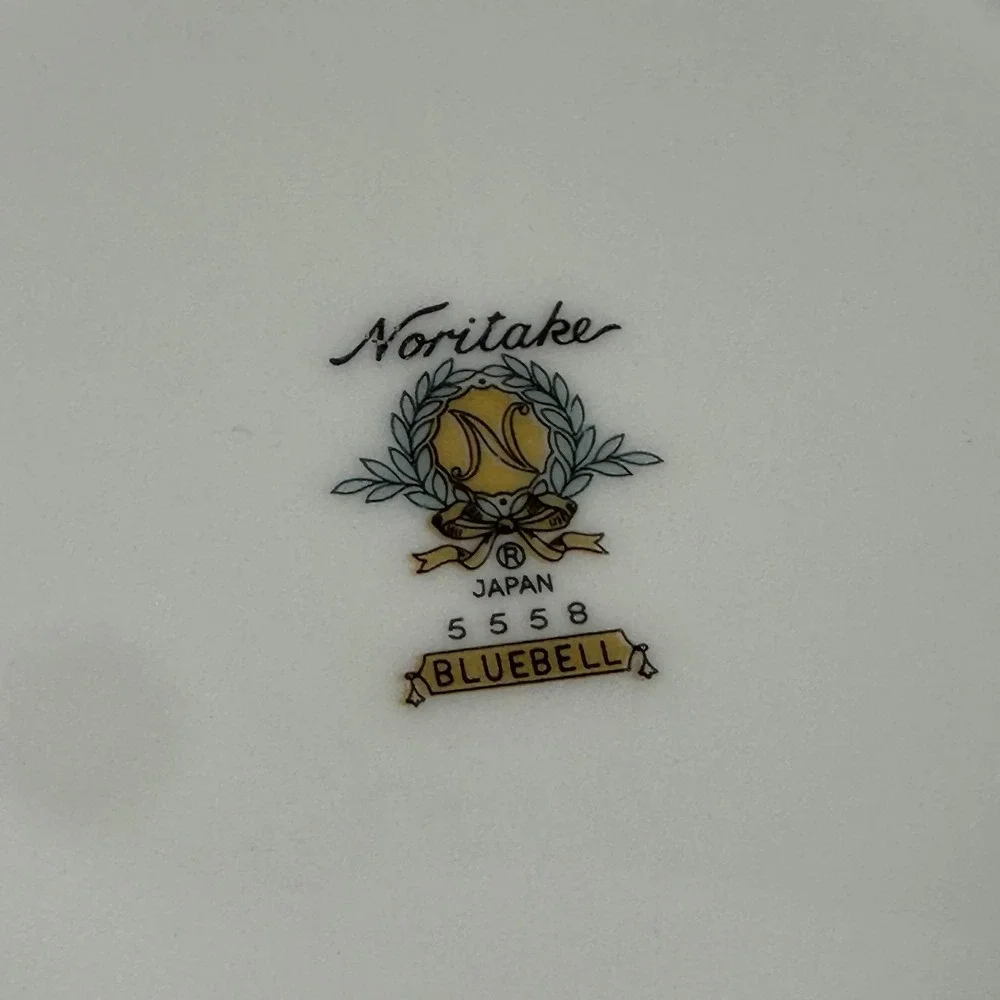 Noritake Bluebell # 5558 8" Round Vegetable Serving Bowl - Picture 4 of 6